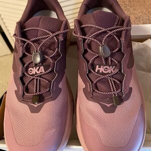 HOKA women’s Transport Size 8 - Raisin color  ~~~Excellent pre-worn condition!